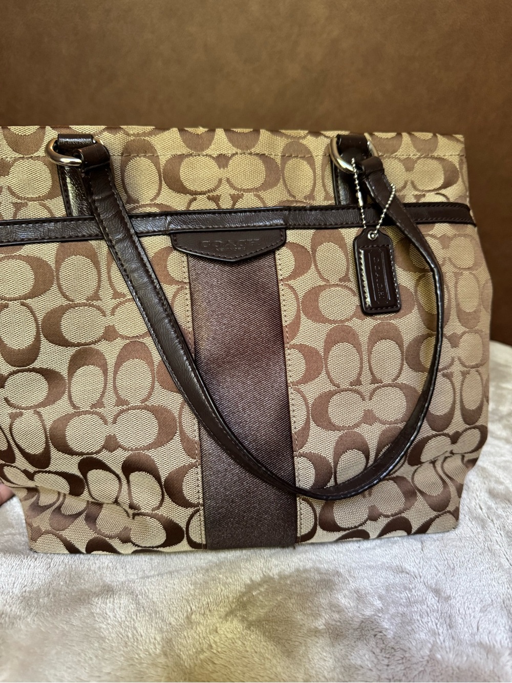 Coach small tote - Picture 3 of 9